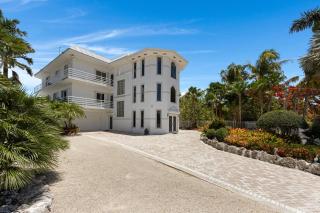 Aurum Gem Oceanview Villa with Pool & Private Marina - 7