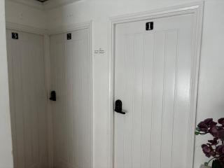 EasyStay - Bright & Spacious house, recently renovated, Free Parking near Luton Airport - 4