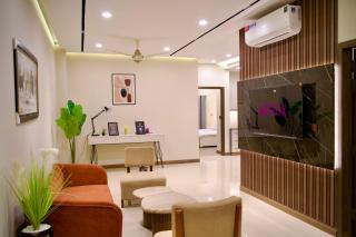 Zeta Mall Luxury Apartments by Wall Street Rooftop Pool Access - 7
