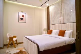 Zeta Mall Luxury Apartments by Wall Street Rooftop Pool Access - 2