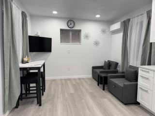 New & Modern, Private Fenced & Gated, Pet Friendly - 6