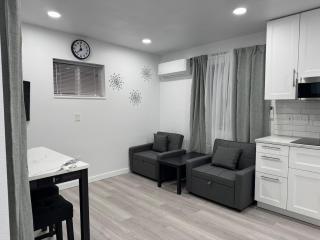 New & Modern, Private Fenced & Gated, Pet Friendly - 5