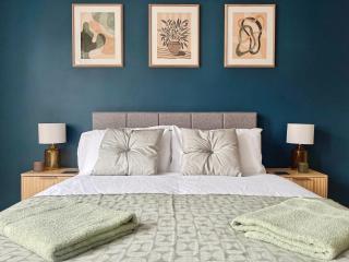Family & Contractor Stay 4BR Parking Sleeps 8 - 3