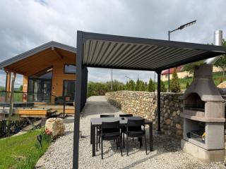 Royal Hill-Prince Chalet- Mountain View and Hot Tub - 9