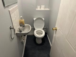 Coventry 3 Bedroom Home - Free Parking & WiFi - 3