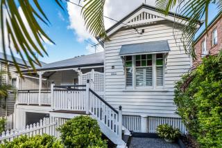 Stylish home with Pool, close Suncorp stadium, CBD - 3