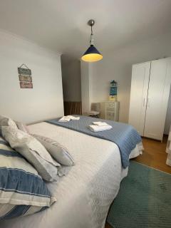 Spacious apartment with sea view in Nazaré - 120 m², fireplace - 2