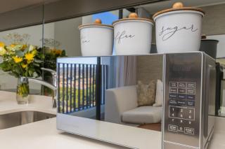 HushHaus 1 Bedroom Apartment Rosebank - 8