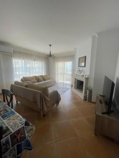 Spacious apartment with sea view in Nazaré - 120 m², fireplace - 0