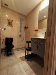 ISLANE GUESTs HOUSE - 7