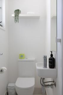 Luxe townhouse - walk to beach and shops - 8