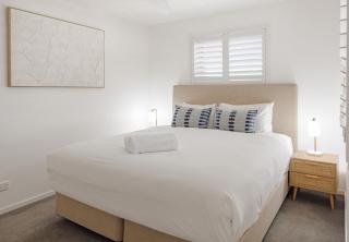 Luxe townhouse - walk to beach and shops - 6