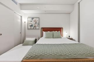 Luxury Studio with Rooftop Pool & City Views - 6