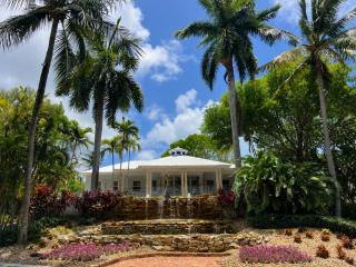 LIC Mgr - LUXURIOUS 2 BED 3 BATH PENTHOUSE SUITE - PANORAMIC OCEAN VIEWS! INDOOR PICKLEBALL - SPEAKEASY! - 6