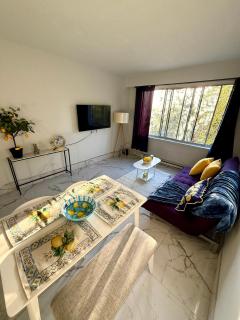 Feel like Positano 1 Bedroom apartment near Bell Center in heart Montreal downtown - 7