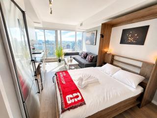 48th Floor Luxury Downtown Condo, Breathtaking Toronto Views - 7