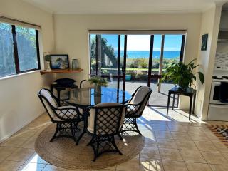 Rare Beachfront paradise - 5