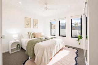 Olive House - Designer Stay for Families & Groups - 9