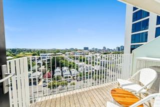 Johnson - Modern BrisbaneCity-Fringe Apt w Parking - 4
