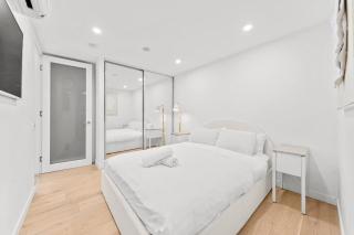 Johnson - Modern BrisbaneCity-Fringe Apt w Parking - 1