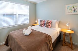 Coastal Retreat Family Home - Sea Views & Parking - 7