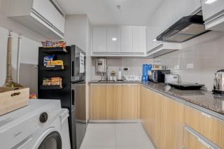 Spacious 2BR Makati Condo MRT WiFi Washer - Manille - 5