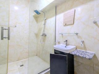 Ells apartment and properties - 2