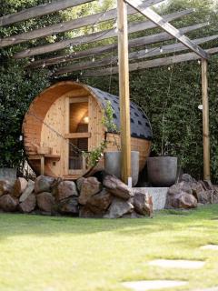 Valley View Home - Barrel Sauna, Woodfired Pizza Oven, Firepit, Kids Playset - 0
