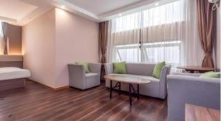 IU Hotel Qingdao Golden Beach Xuejiadao Metro Station - 1