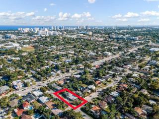 Cheerful 3 BDR Unit Near Beach - 9