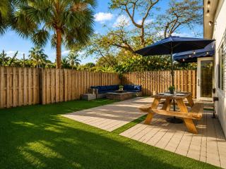 Cheerful 3 BDR Unit Near Beach - 1