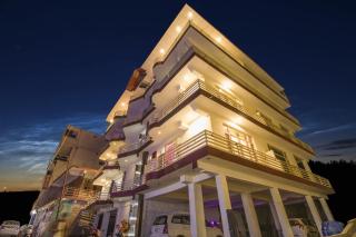 Naddi Mount #Atithi Devo Bhava #Free Parking-Mcleodganj 2 km- Bhagsunag 4 km - 1