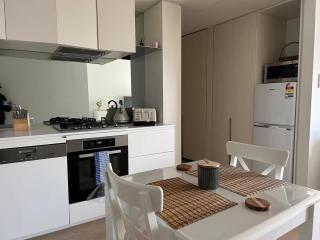 Modern 1BR with Breathtaking Views - 3