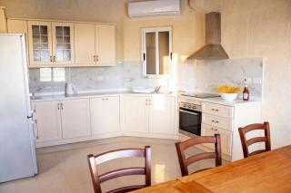 Kenn Gozitan villa and pool - Happy Rentals - 8
