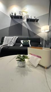 Modern Boutique Studio Near CIQ 2 to 3 pax - 2