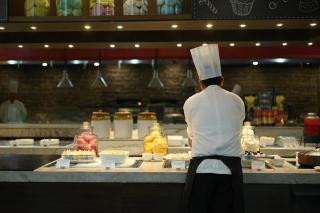 Courtyard by Marriott Gurugram Downtown - 6