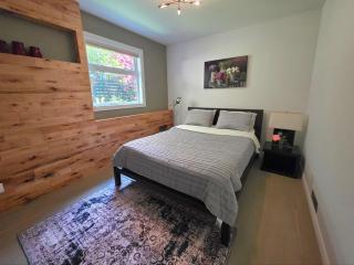 Renovated Creekside Retreat with Private Patio & BBQ - 8