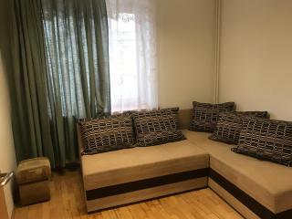 Duży apartament, 3 osobne pokoje z dużym salonem, rozmieszczenie do 5 osób, kuchnia, łazienka, balkon - Krakau - 2