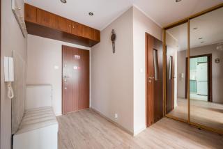 Metro Trocka Charming Apartment by BookingHost - 5