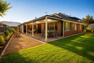 Family Beach Escape Walk to Town & Beach - Quindalup - 0