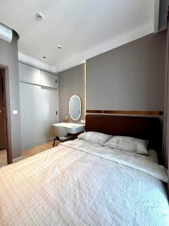 Luxury 1-Bedroom Apartment The Aurora - Central Location - 9