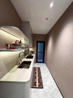 Luxury 1-Bedroom Apartment The Aurora - Central Location - 8