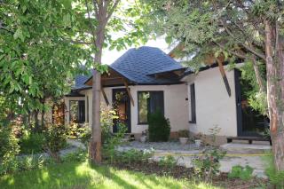 Happy Nomads - Modern Yurt Cottages & Breakfast - 0