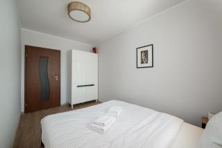 Metro Trocka Charming Apartment by BookingHost - 3