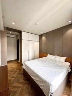 Luxury 2-Bedroom Apartment in the Heart of Midtown The Peak - 3