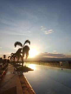 Mactan Newtown 8 Boulevard Deluxe Ocean View - 0