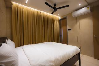 Nirrtul Emerald 1BHK Apartment Cozy & Quite - 3