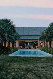 Luxury Beachfront Villa with Staff - Amphoe Koksamui - 1