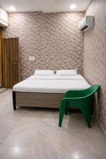 Shalimar Home Stay - 9