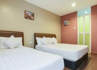 Swing & Pillows - Taj Inn, Shah Alam - 4